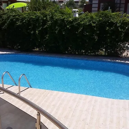 Private With Private Pool דירה *