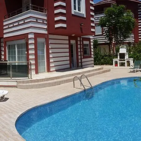 Private With Private Pool דירה